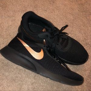 Nike shoes size 9